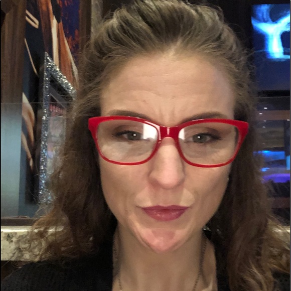 Meet your Posher, Sheena - Picture 4 of 6